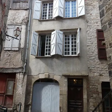 7 Rue Droite *