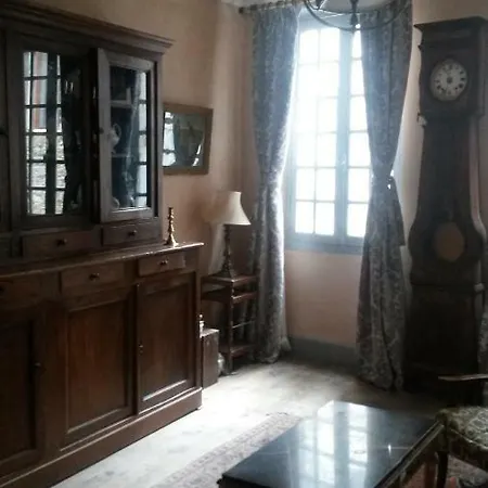 7 Rue Droite Semesterbostad *